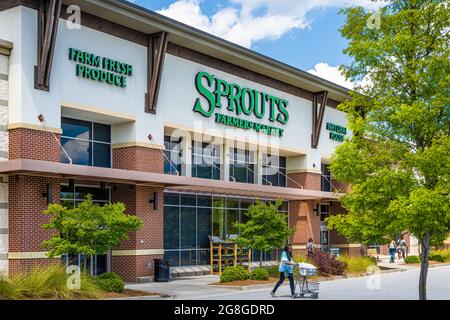 Sprouts Farmers Market, eine Lebensmittelkette mit frischen Produkten auf dem Bauernhof, in Tucker (Metro Atlanta), Georgia. (USA) Stockfoto