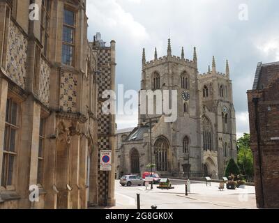 Blick auf King's Lynn Minster von der Queen Street in Kings Lynn Norfolk UK Stockfoto