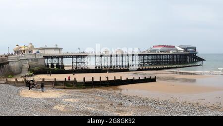 Blick auf den Cromer Pier an der North Norfolk Küste in Großbritannien Stockfoto