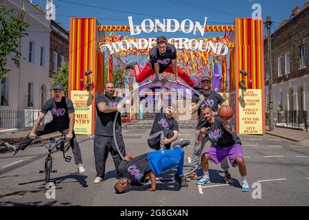 360 ALLSTARS International Cast von urbanen Zirkus-Elite-Athleten führen spektakuläre physische Fusionen auf dem London Wonderground Earls Court durch. London, Großbritannien. Stockfoto