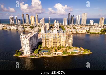 Neue und alte Wohngebäude Miami Sunny Isles Beach FL Stockfoto