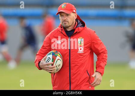 Gregor Townsend, der Lions Backs Trainer während der Trainingseinheit an der Hermanus High School, Südafrika. Bilddatum: Dienstag, 20. Juli 2021. Stockfoto