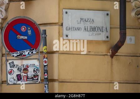 Genua, Italien. Juli 2021. 20 Jahre sind seit dem Massaker während der G8 in Genua vergangen. Die schwerste Aussetzung demokratischer Rechte in einem westlichen Land seit dem Zweiten Weltkrieg. Die Piazza Alimonda und die Diaz-Schule waren einige der Orte der Gewalt, die während der G8 2001 in Genua stattfand. (Foto von Claudia Rolando/Pacific Press) Quelle: Pacific Press Media Production Corp./Alamy Live News Stockfoto