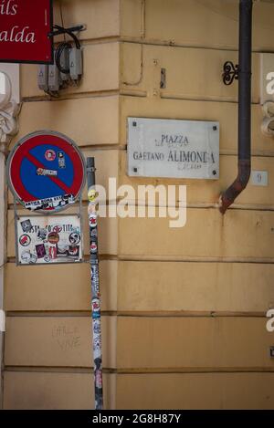 Genua, Italien. Juli 2021. 20 Jahre sind seit dem Massaker während der G8 in Genua vergangen. Die schwerste Aussetzung demokratischer Rechte in einem westlichen Land seit dem Zweiten Weltkrieg. Die Piazza Alimonda und die Diaz-Schule waren einige der Orte der Gewalt, die während der G8 2001 in Genua stattfand. (Foto von Claudia Rolando/Pacific Press) Quelle: Pacific Press Media Production Corp./Alamy Live News Stockfoto