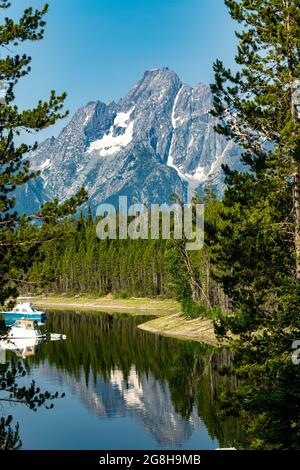 Sonnenaufgang auf den Tetons bei Coulter Bay Stockfoto