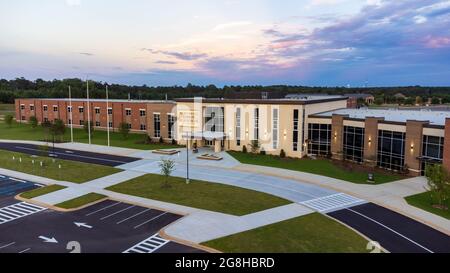 Flowood, MS - 9. Juli 2021: Die neue Northwest Rankin High School in Flowood, MS, die im Herbst 2021 zum ersten Mal für Studenten eröffnet wurde Stockfoto