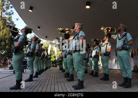 20. Juli 2021: 20. Juli 2021 (Malaga) Musiklegionäre zum 100. Jahrestag der Hymne des Bräutigams des Todes Malaga erinnert daran, dass es die erste Stadt war, in der sie mit einer Hommage in der Stimme von Virginia GÃ¡mez und der Kriegsband des Tercio Alejandro Farnesio IV von La LegiÃ³n de aufgeführt wurde Ronda (Bild: © Lorenzo Carnero/ZUMA Press Wire) Stockfoto