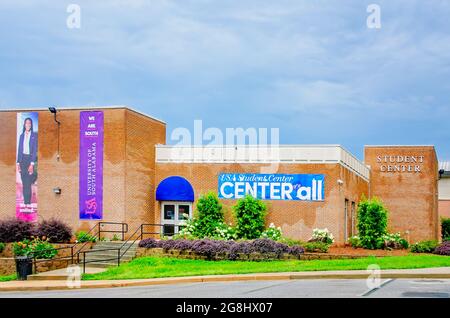 Das Studentenzentrum der University of South Alabama, 18. Juli 2021, in Mobile, Alabama. Die öffentliche Forschungsuniversität wurde 1963 gegründet. Stockfoto