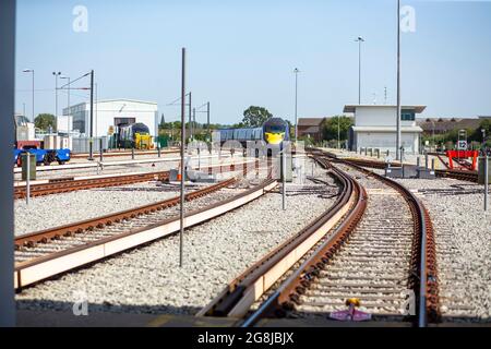 Das Hitachi-Eisenbahndepot in Kent, Großbritannien, bedient die Hochgeschwindigkeitszüge der Klasse 395 für das Eisenbahnunternehmen Southeastern Railways. Stockfoto