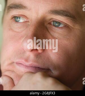 John McGuinness in seinem Haus in Morecambe in England, Großbritannien. Stockfoto