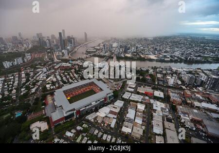 Brisbane. Juli 2021. Die am 3. April 2019 aufgenommene Datei zeigt eine Ansicht des Suncorp Stadions in Brisbane, Australien. Die australische Stadt Brisbane gewann das Recht, die Olympischen Sommerspiele 2032 in einer Abstimmung auf der 138. Sitzung des Internationalen Olympischen Komitees (IOC) am 21. Juli 2021, zwei Tage vor der Eröffnungszeremonie von Tokio 2020, auszurichten. Quelle: Bai Xuefei/Xinhua/Alamy Live News Stockfoto