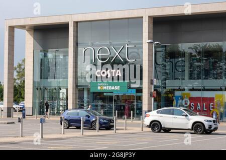 Nächster und Costa-Shop vor dem Eingang im Longwater Retail Park Norwich norfolk Stockfoto