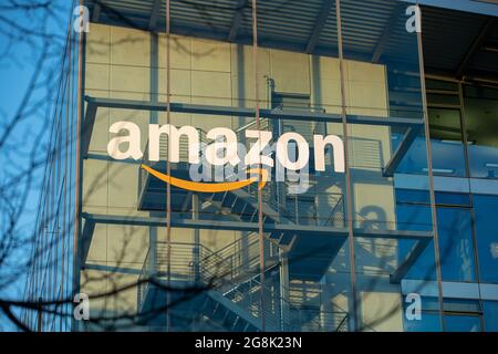 München, Deutschland. März 2019. VIW am deutschen Hauptsitz des Online-Shopping-Giganten Amazon in München. (Foto: Alexander Pohl/Sipa USA) Quelle: SIPA USA/Alamy Live News Stockfoto