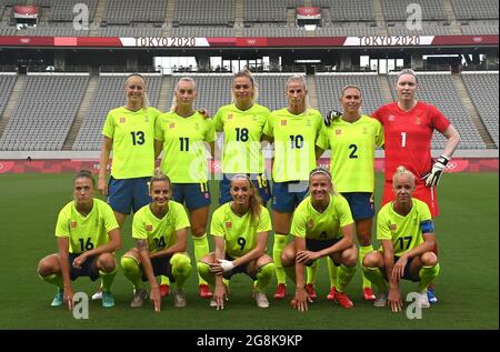 (210721) -- TOKIO, 21. Juli 2021 (Xinhua) -- Schwedische Spieler posieren für ein Foto vor dem Frauen-Fußballspiel G-Spiel zwischen Schweden und den Vereinigten Staaten bei Tokio 2020 in Tokio, Japan, 21. Juli 2021. (Xinhua/Guo Chen) Stockfoto