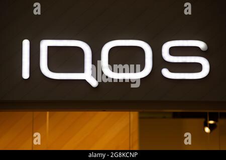 Deutschland. Januar 2020. E-Zigarette iQoS Geschäft in dem Einkaufszentrum Riem Arcaden in München am 13. Januar 2020. (Foto: Alexander Pohl/Sipa USA) Quelle: SIPA USA/Alamy Live News Stockfoto