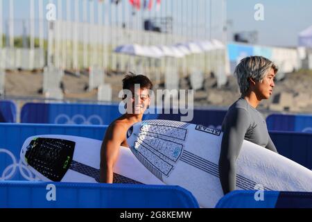 Ichinomiya, Chiba, Japan. Juli 2021. Hiroto Ohara (JPN), Kanoa Igarashi (JPN) Surfen: Vor den Olympischen Spielen 2020 in Tokio am Tsurigasaki Surfing Beach in Ichinomiya, Chiba, Japan. Quelle: KONDO/AFLO/Alamy Live News Stockfoto