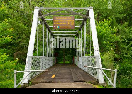 Locust Creek Boardwalk Trailhead Bridge, Pershing State Park, Missouri Stockfoto