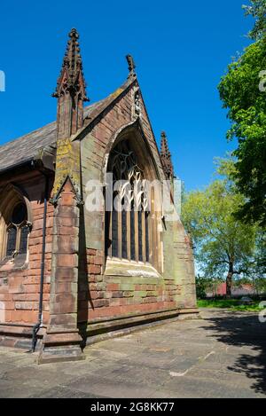 Der Sandsteinkeller der St. Mary's Church aus dem 14. Jahrhundert, Stockport, Greater Manchester, England. Stockfoto