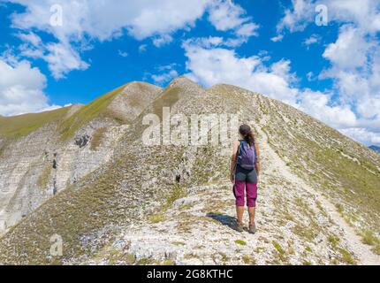 Monte Bove in Ussita (Italien) - der Landschaftgipfel des Monte Bove, nord und süd, in der Region Marken, Provinz Macerata. Apennin, in Monti Sibillini Stockfoto