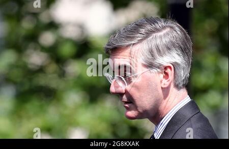 London, England, Großbritannien. Juli 2021. Der Vorsitzende des Unterhauses, JACOB REES-MOGG, wird beim Verlassen des Kabinetts in Whitehall gesehen. (Bild: © Tayfun Salci/ZUMA Press Wire) Stockfoto