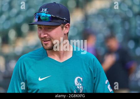 Denver, USA, 21. Juli 2021. Juli 1202021: Seattle Catcher Cal Raleigh (25) während des Vorspiels mit den Seattle Mariners und den Colorado Rockies im Coors Field in Denver Co. David Seelig/Cal Sport Medi Credit: CAL Sport Media/Alamy Live News Stockfoto