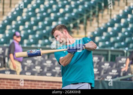 Denver, USA, 21. Juli 2021. Juli 1202021: Seattle Right Fielder Mitch Haniger (17) während des Vorspiels mit den Seattle Mariners und den Colorado Rockies im Coors Field in Denver Co. David Seelig/Cal Sport Medi Credit: CAL Sport Media/Alamy Live News Stockfoto