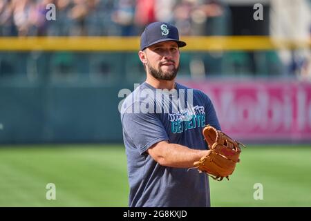 Denver, USA, 21. Juli 2021. Juli 1202021: Seattle Catcher Luis Torrens (22) während des Vorspiels mit den Seattle Mariners und den Colorado Rockies im Coors Field in Denver Co. David Seelig/Cal Sport Medi Credit: CAL Sport Media/Alamy Live News Stockfoto