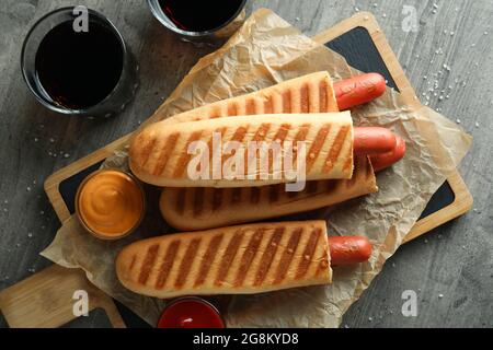 Konzept von schmackhaftem Essen mit französischem Hot Dog Stockfoto