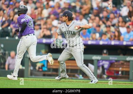 Denver, USA, 21. Juli 2021. Juli 1202021: Seattle Pitcher Marco Gonzalez (7) spielt während des Spiels mit den Seattle Mariners und den Colorado Rockies auf dem Coors Field in Denver Co. David Seelig/Cal Sport Medi auf einem Hasen Stockfoto