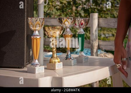 Detail der Trophäenbecher für das Rennen Stockfoto