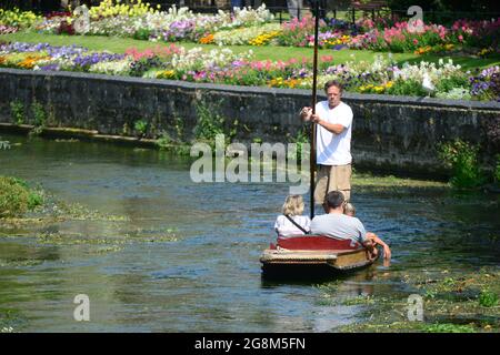 Caterbury, Kent, Juli 21 2021. Das warme Wetter hat zu einer Zunahme der Buchungen für die Börsenunternehmen in Canterbury, Kent, geführt. Kredit: graham mitchell/Alamy Live Nachrichten Gutschrift: graham mitchell/Alamy Live Nachrichten Stockfoto