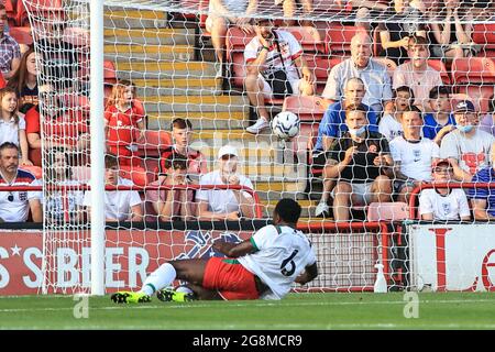 Walsall, Großbritannien. Juli 2021. Ollie Watkins #11 von Aston Villa erzielt am 7/21/2021 in Walsall, Großbritannien, einen 0-1. (Foto von Mark Cosgrove/News Images/Sipa USA) Quelle: SIPA USA/Alamy Live News Stockfoto