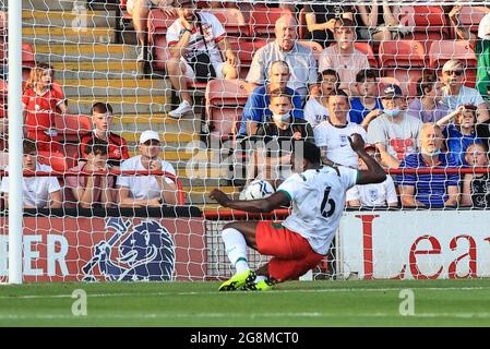 Walsall, Großbritannien. Juli 2021. Ollie Watkins #11 von Aston Villa erzielt am 7/21/2021 in Walsall, Großbritannien, einen 0-1. (Foto von Mark Cosgrove/News Images/Sipa USA) Quelle: SIPA USA/Alamy Live News Stockfoto