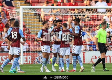 Walsall, Großbritannien. Juli 2021. Ollie Watkins #11 von Aston Villa feiert am 7/21/2021 sein Ziel, es 0-1 in Walsall, Großbritannien, zu schaffen. (Foto von Mark Cosgrove/News Images/Sipa USA) Quelle: SIPA USA/Alamy Live News Stockfoto