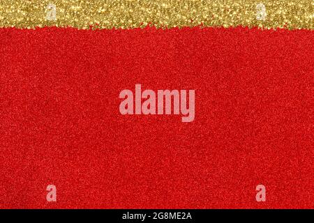 Glitzernder roter Hintergrund mit glänzenden Sternen goldenen Streifen Stockfoto