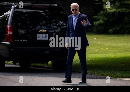 Washington, Vereinigte Staaten Von Amerika. Juli 2021. Präsident Joe Biden geht vom Oval Office zu Marine One, um am Donnerstag, dem 21. Juli 2021, im Weißen Haus in Washington, DC nach Kentucky zu reisen. Quelle: Samuel Corum/Pool/Sipa USA Quelle: SIPA USA/Alamy Live News Stockfoto