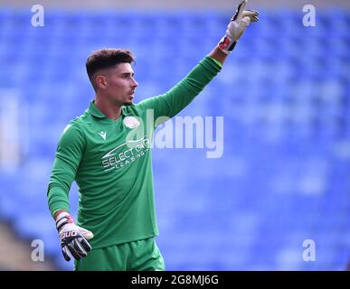 Madejski Stadium, Reading, Bekshire, Großbritannien. Juli 2021. Pre Season Friendly Football, Reading versus West Ham United; Luke Southwood of Reading Credit: Action Plus Sports/Alamy Live News Stockfoto