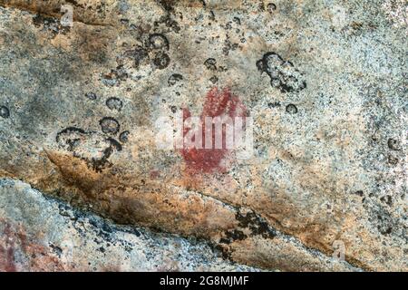 Menschliche Hand , eines der Felsmalereien von Astuvansalmi, in Ristiina, Finnland Stockfoto