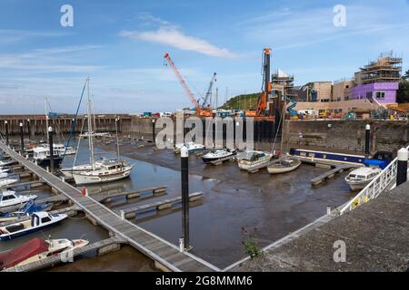 Bauarbeiten zur Sanierung von Watchet Harbour, Watchet, Somerset, England, Großbritannien Stockfoto