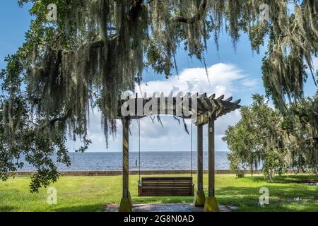 Blick auf den Lake Pontchartrain Northshore Causeway von Mandeville, Louisiana, USA Stockfoto