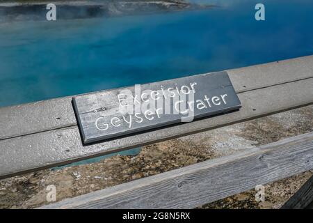 Yellowstone NP, WY, USA - 11. Juli 2020: Der Excelsior Geyser Crater Stockfoto