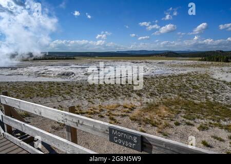 Yellowstone NP, WY, USA - 7. August 2020: Der Morgengeysir Stockfoto