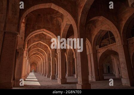 Schöne Bögen von Jami Masjid, Mandu Stockfoto