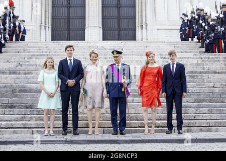 König Philippe von Belgien, Königin Mathilde von Belgien, Prinzessin Elisabeth von Belgien, Prinz Gabriel von Belgien, Prinz Emmanuel von Belgien und Prinzessin Eleonore von Belgien nehmen am Nationalfeiertag in der Kathedrale am 21. Juli 2021 in Brüssel, Belgien, an der Messe Te Deum Teil. robin utrecht Foto von Robin Utrecht/ABACAPRESS.COM Stockfoto