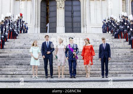 König Philippe von Belgien, Königin Mathilde von Belgien, Prinzessin Elisabeth von Belgien, Prinz Gabriel von Belgien, Prinz Emmanuel von Belgien und Prinzessin Eleonore von Belgien nehmen am Nationalfeiertag in der Kathedrale am 21. Juli 2021 in Brüssel, Belgien, an der Messe Te Deum Teil. robin utrecht Foto von Robin Utrecht/ABACAPRESS.COM Stockfoto