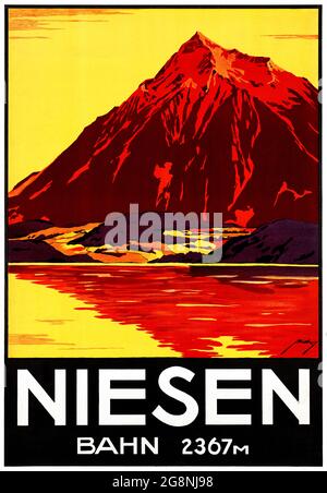 Niesen Bahn 2367 m mit Armin Bieber (1892-1970). Restauriertes Vintage-Poster, das 1930 in der Schweiz veröffentlicht wurde. Stockfoto