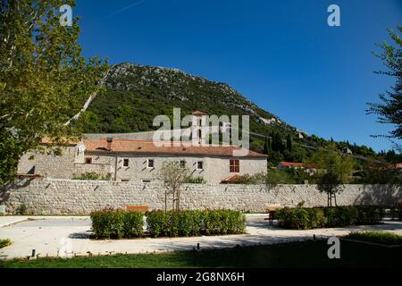 Vistas del Pueblo de Stone, pequeño Pueblo de Croacia primera linea de defensa contra los Otomanos en la antigüedad con la segunda muralla Mas grande Stockfoto