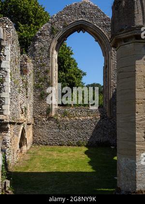 Creake Abbey, die Ruinen einer Augustiner-Abtei aus dem Jahr 1206, North Creake, Norfolk, Großbritannien Stockfoto