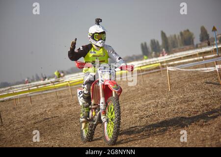 ROVIGO, ITALIEN 21. JULI 2021: Details zum Motocross-Rennen Stockfoto