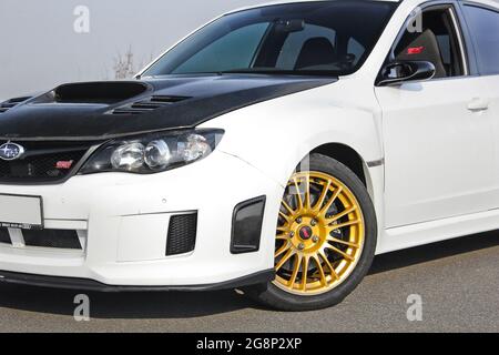 Kiew, Ukraine - 25. März 2015: Subaru Impreza WRX STI in der Stadt Stockfoto